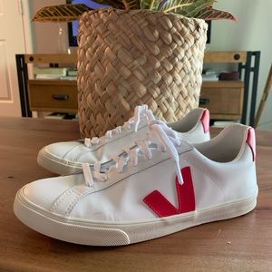Veja size 9 red/white